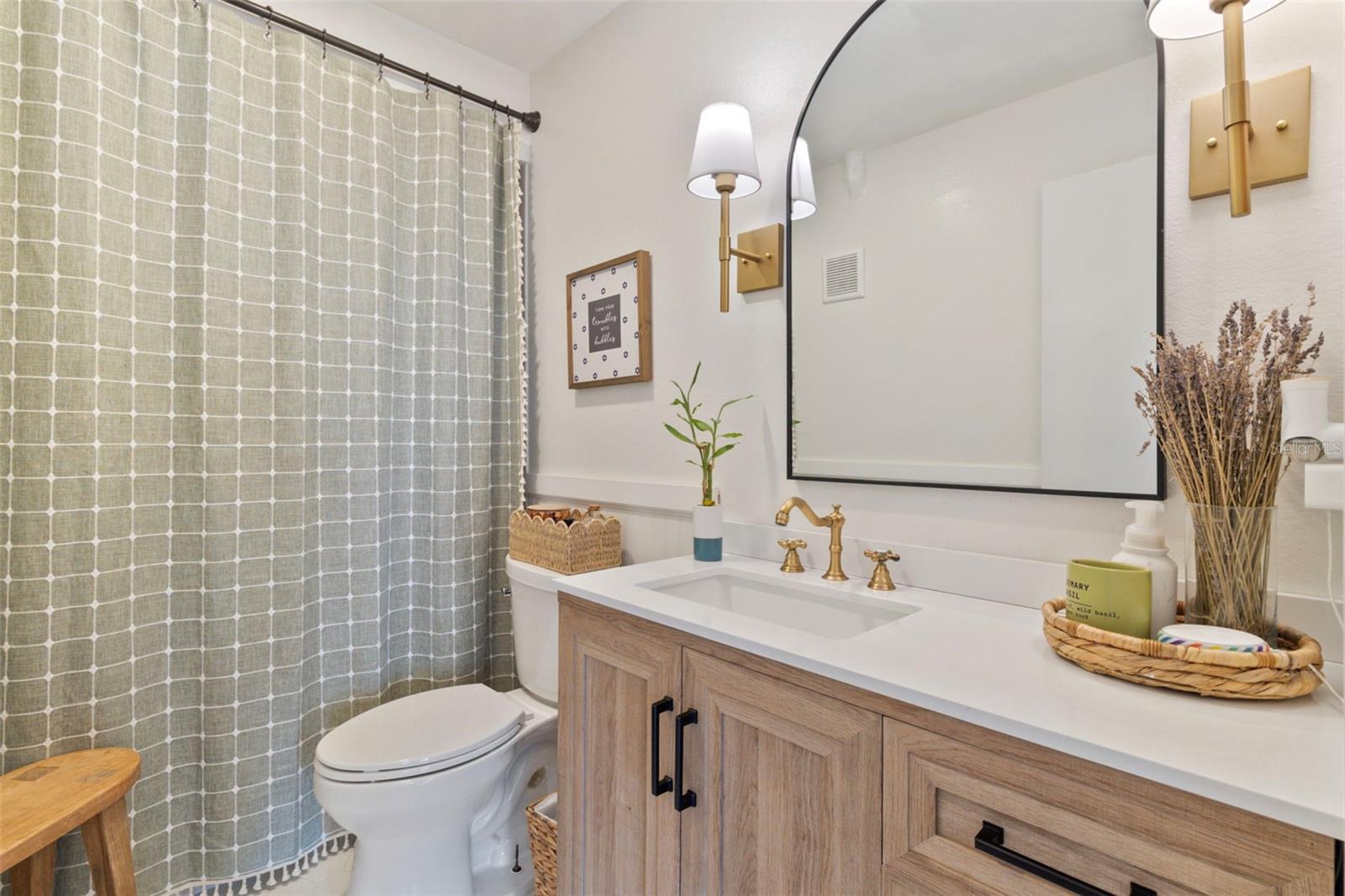 Image 15 of 18 For 3641 Longmeadow  33