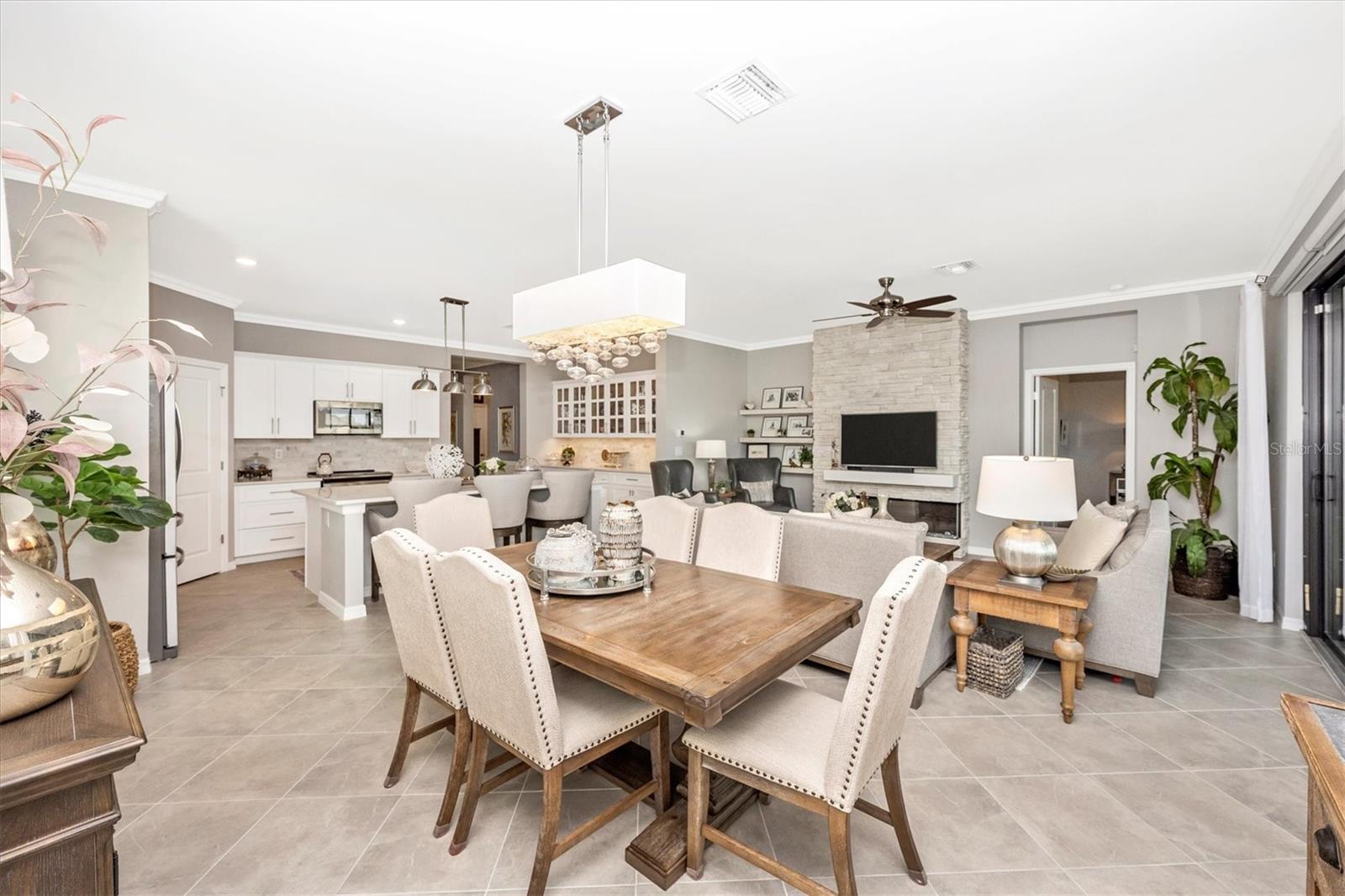 Image 21 of 60 For 2080 Gardenia Avenue