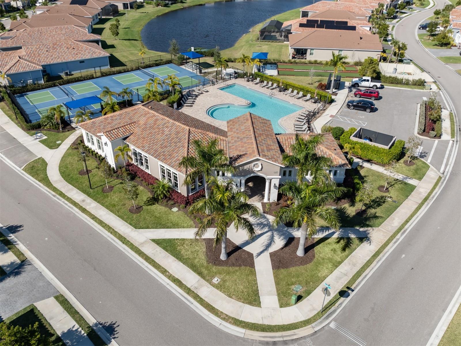 Image 35 of 77 For 592 Mistiflower Circle