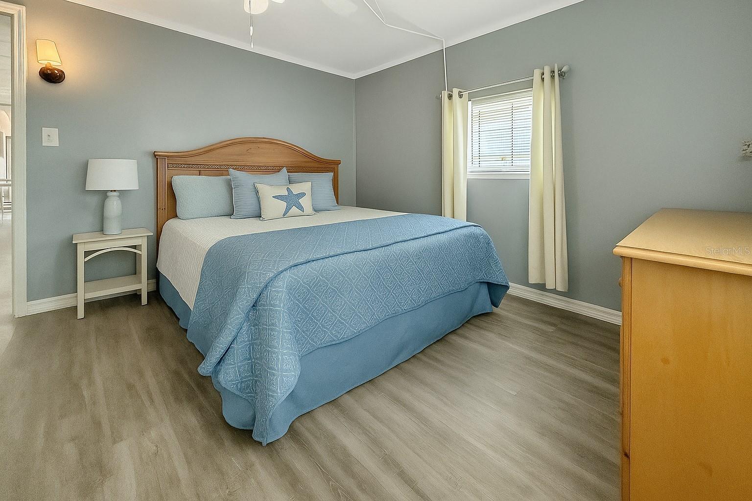 Image 11 of 35 For 5559 Holiday Park Boulevard