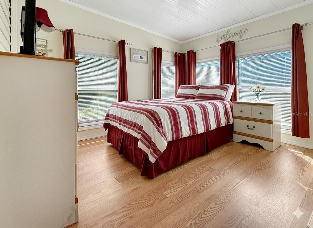 Image 17 of 35 For 5559 Holiday Park Boulevard