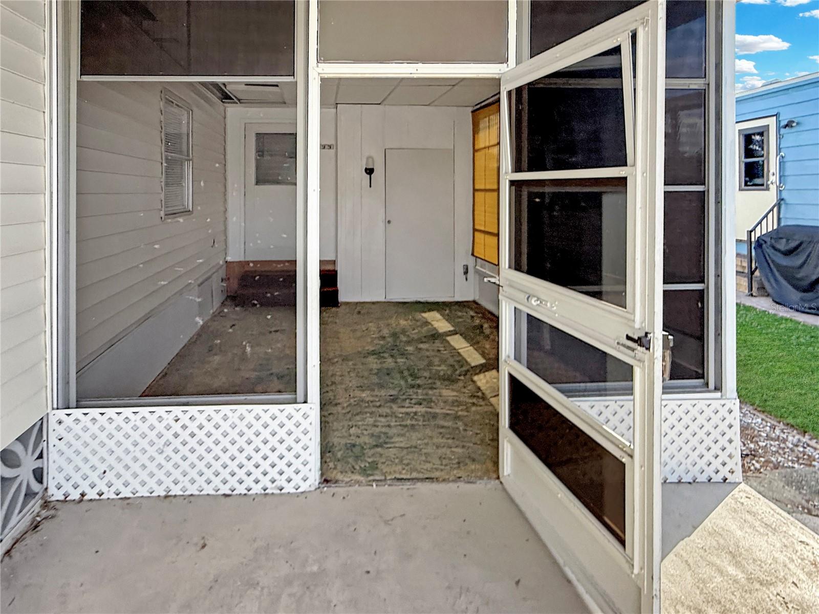 Image 22 of 35 For 5559 Holiday Park Boulevard