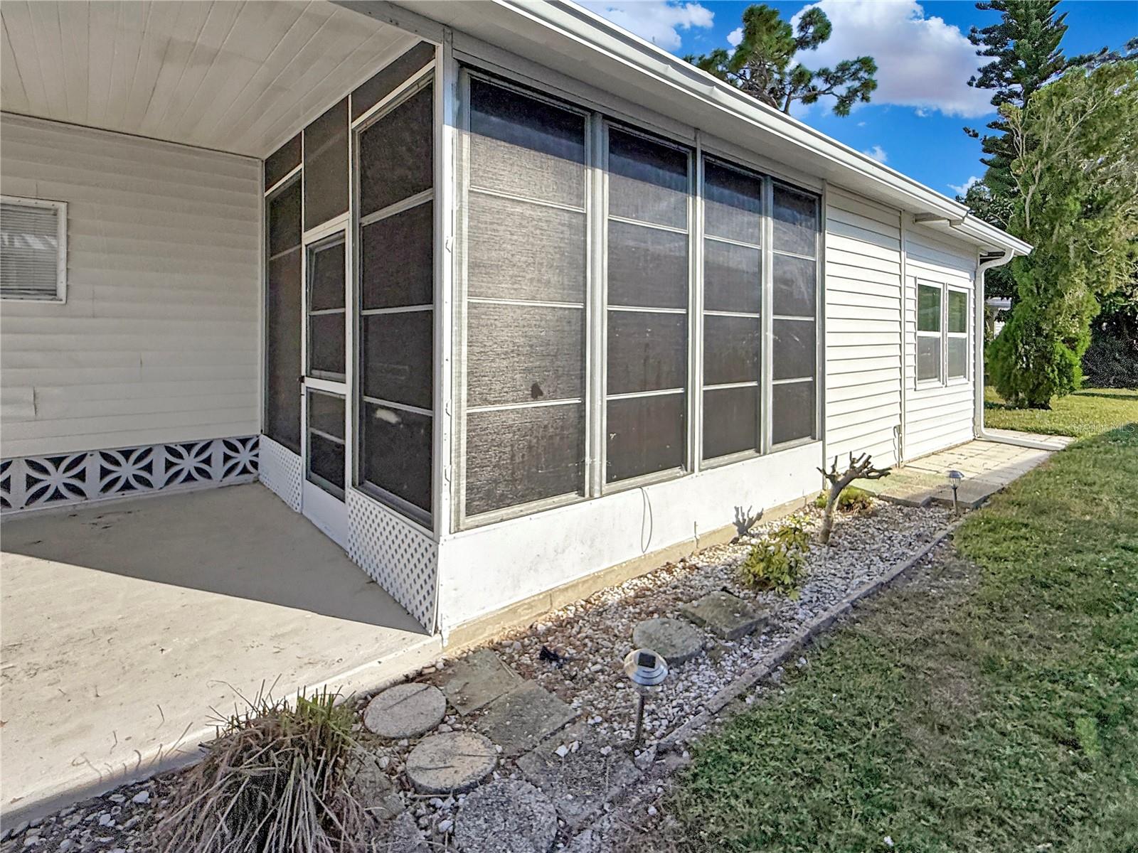 Image 24 of 35 For 5559 Holiday Park Boulevard