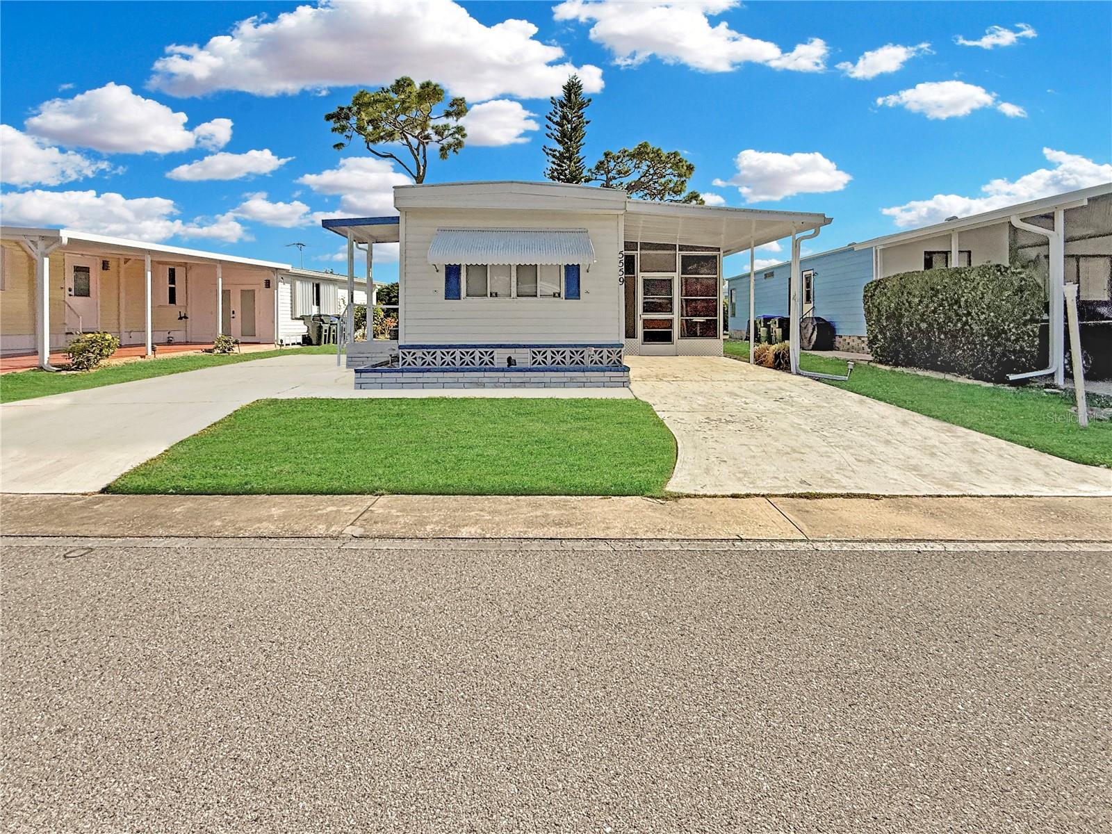 Image 3 of 35 For 5559 Holiday Park Boulevard