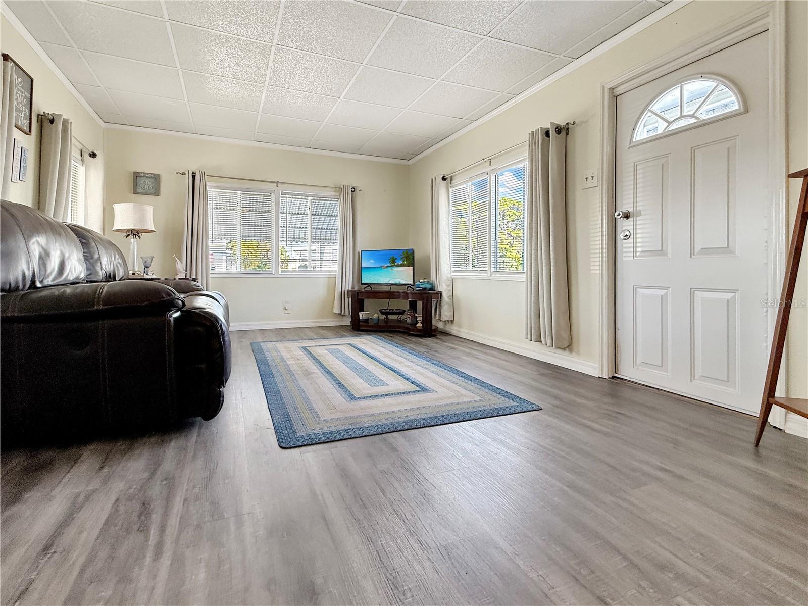 Image 5 of 35 For 5559 Holiday Park Boulevard