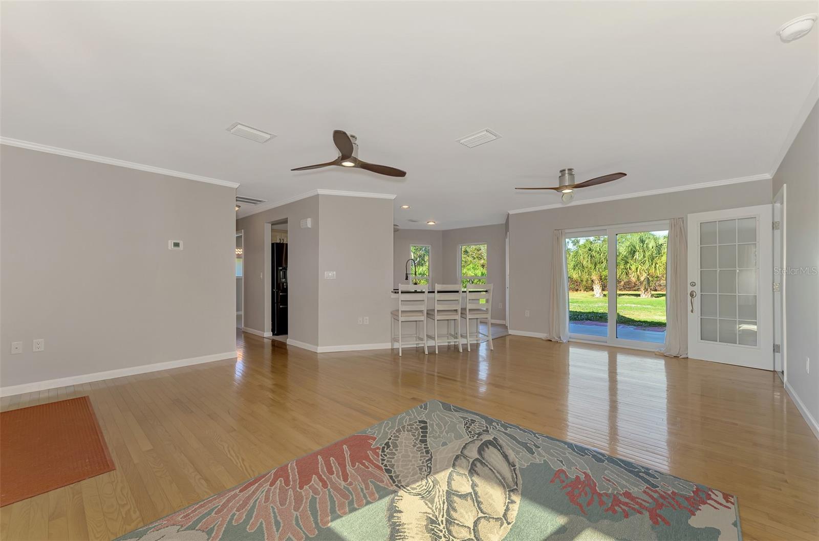 Image 13 of 47 For 218 Laurel Hollow Drive 10