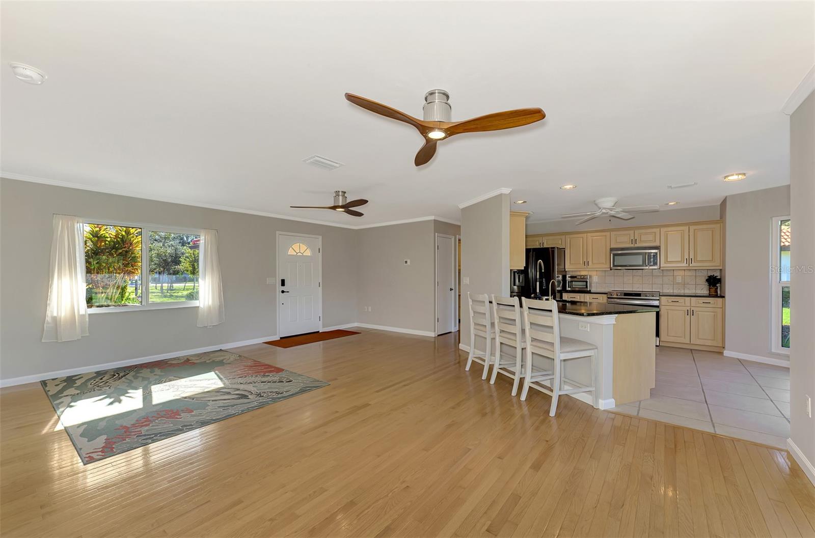 Image 14 of 47 For 218 Laurel Hollow Drive 10