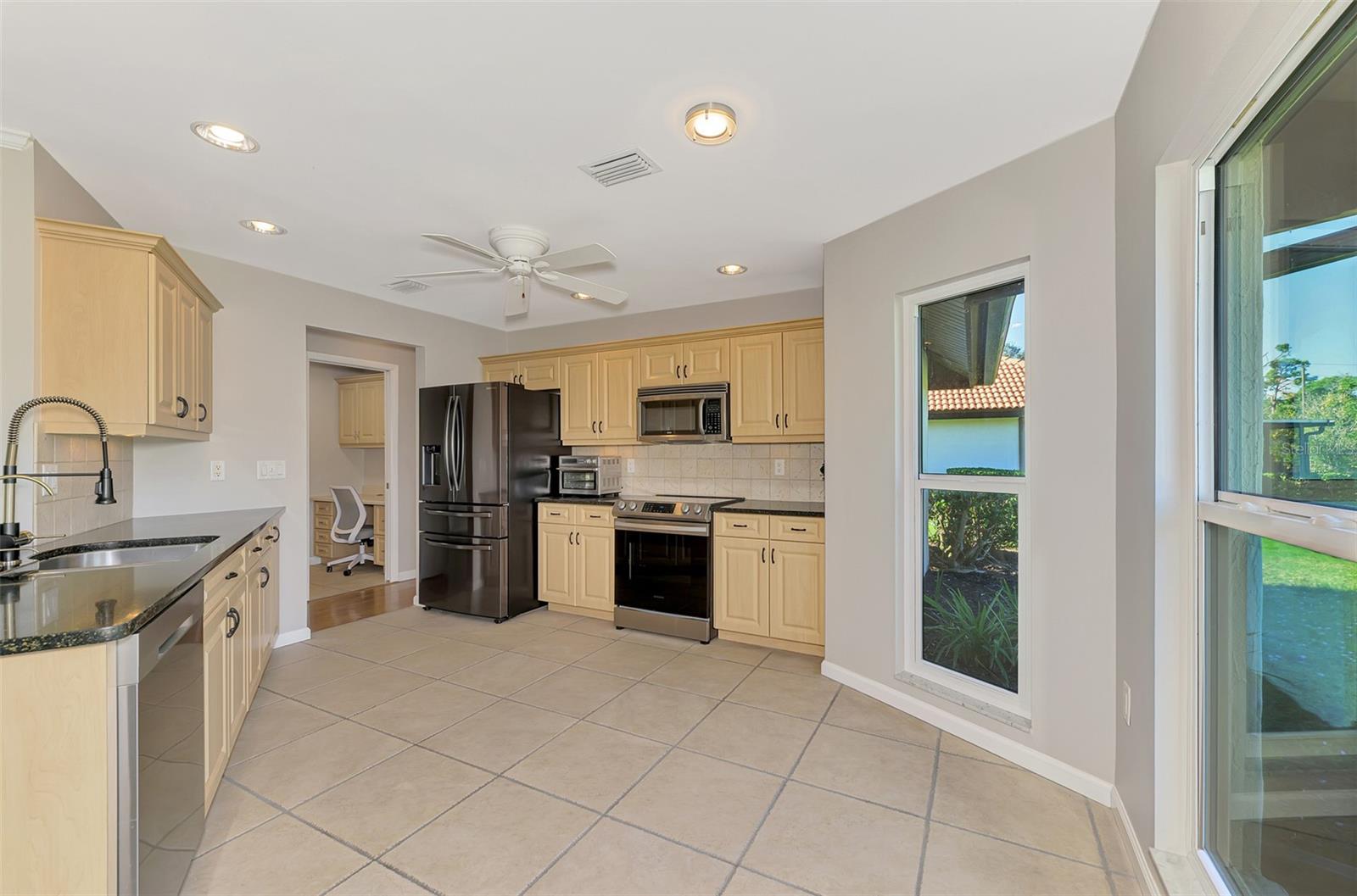 Image 17 of 47 For 218 Laurel Hollow Drive 10