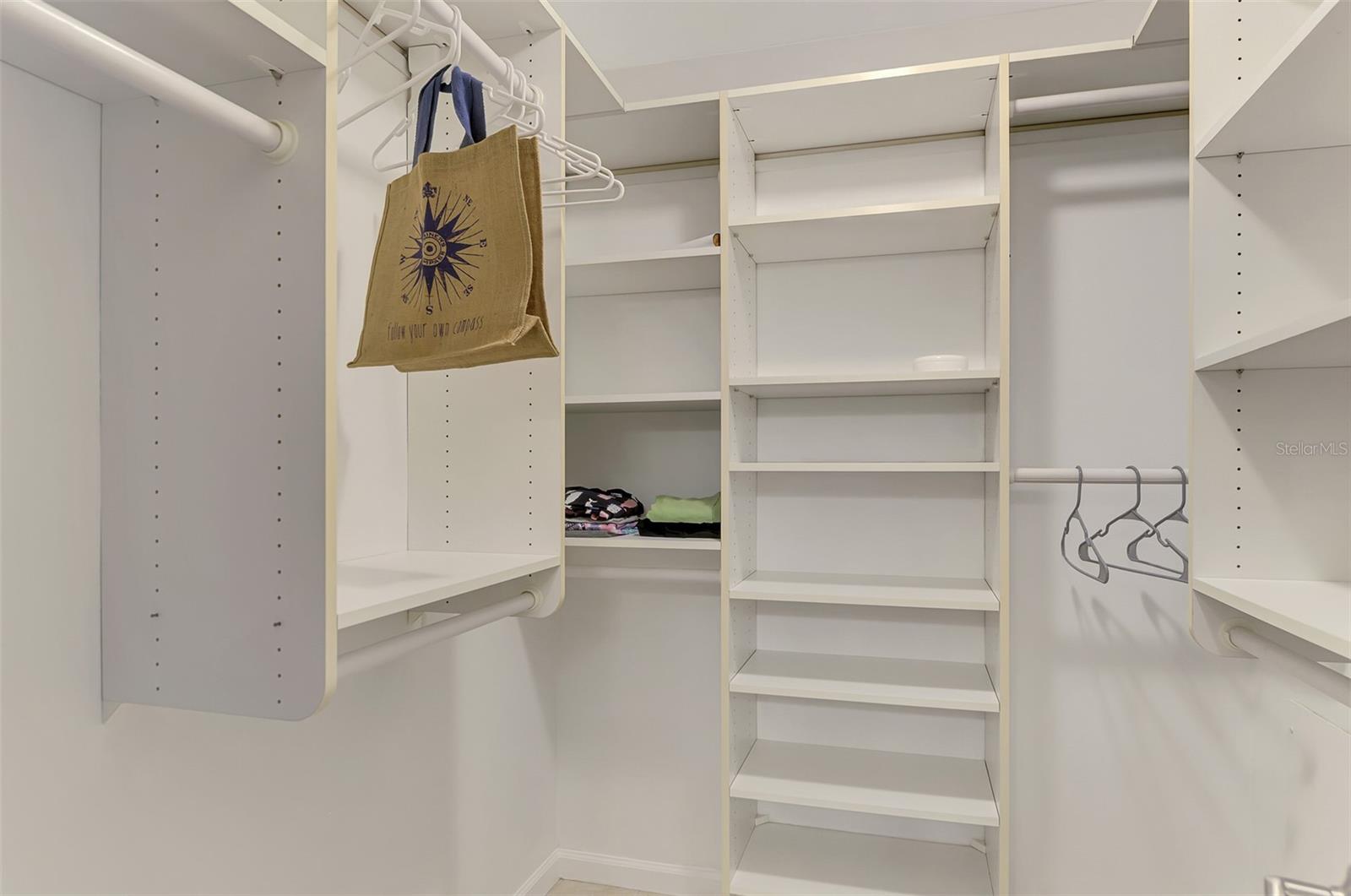 Image 27 of 47 For 218 Laurel Hollow Drive 10