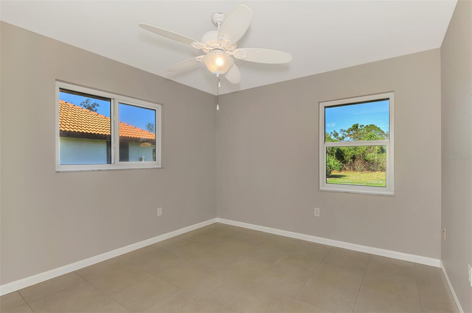 Image 29 of 47 For 218 Laurel Hollow Drive 10