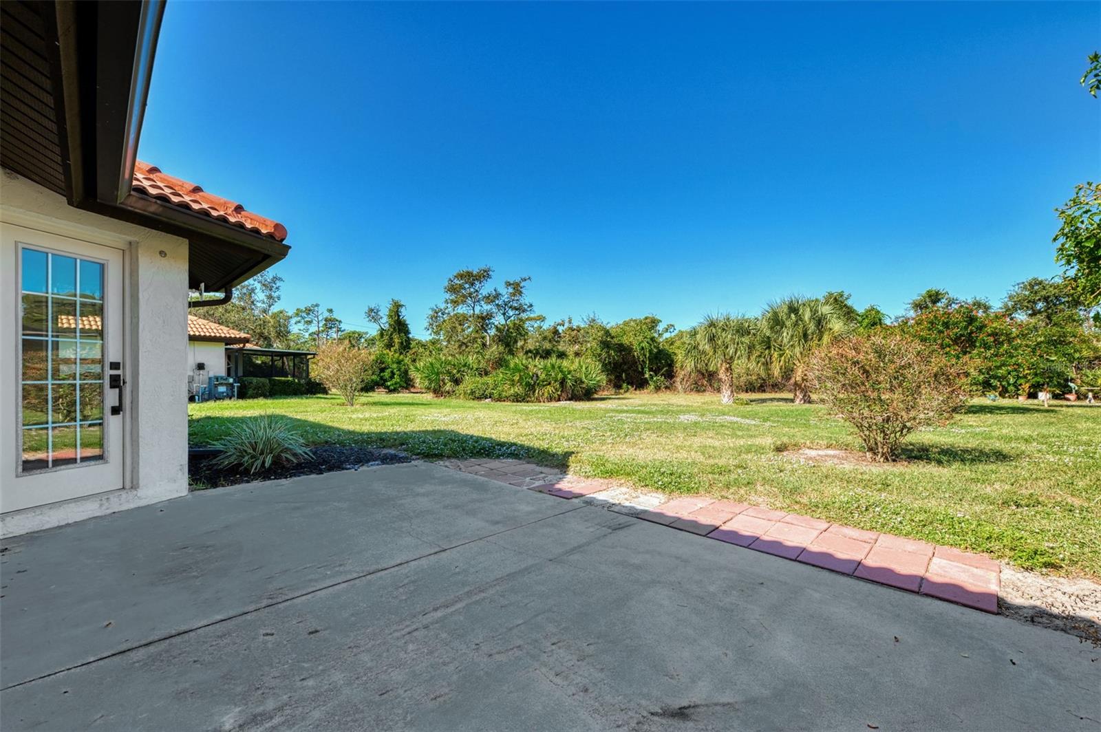 Image 34 of 47 For 218 Laurel Hollow Drive 10