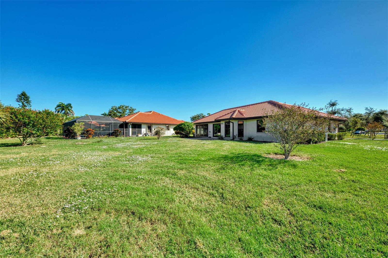 Image 35 of 47 For 218 Laurel Hollow Drive 10