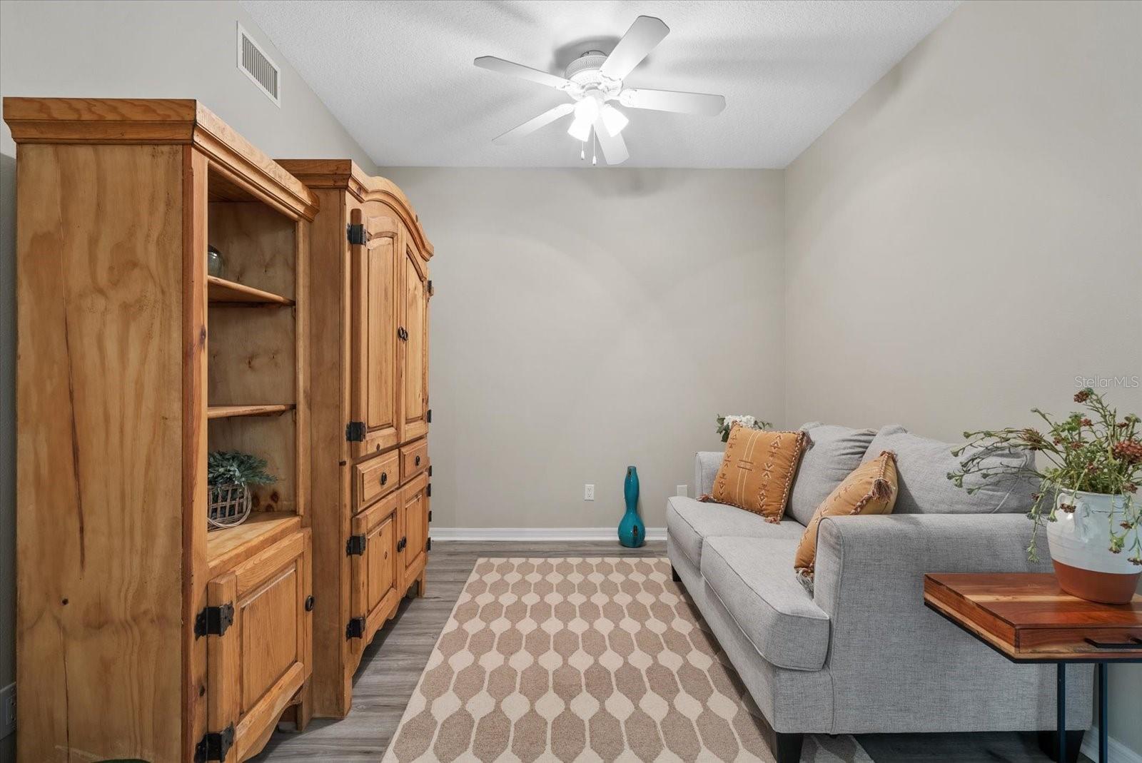 Image 14 of 38 For 903 Gondola Park Drive 903