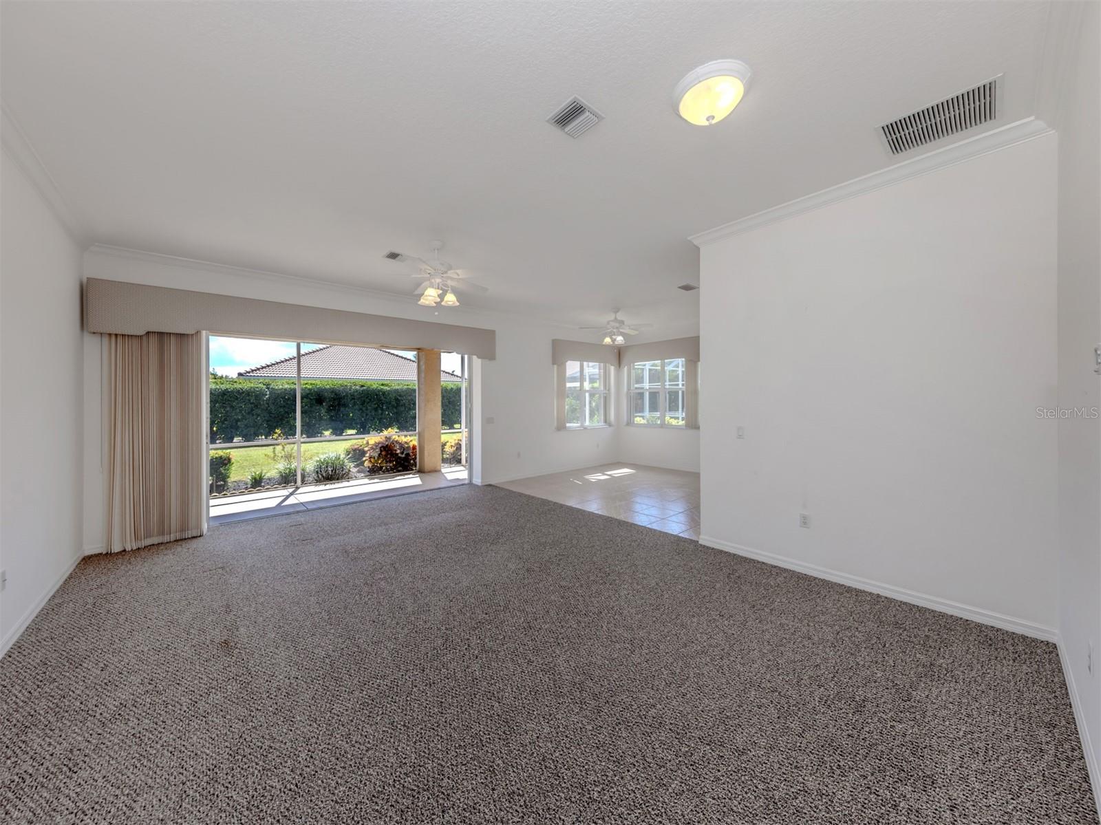 Image 10 of 45 For 656 Silk Oak Drive