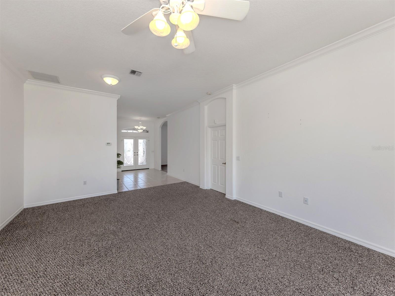 Image 11 of 45 For 656 Silk Oak Drive