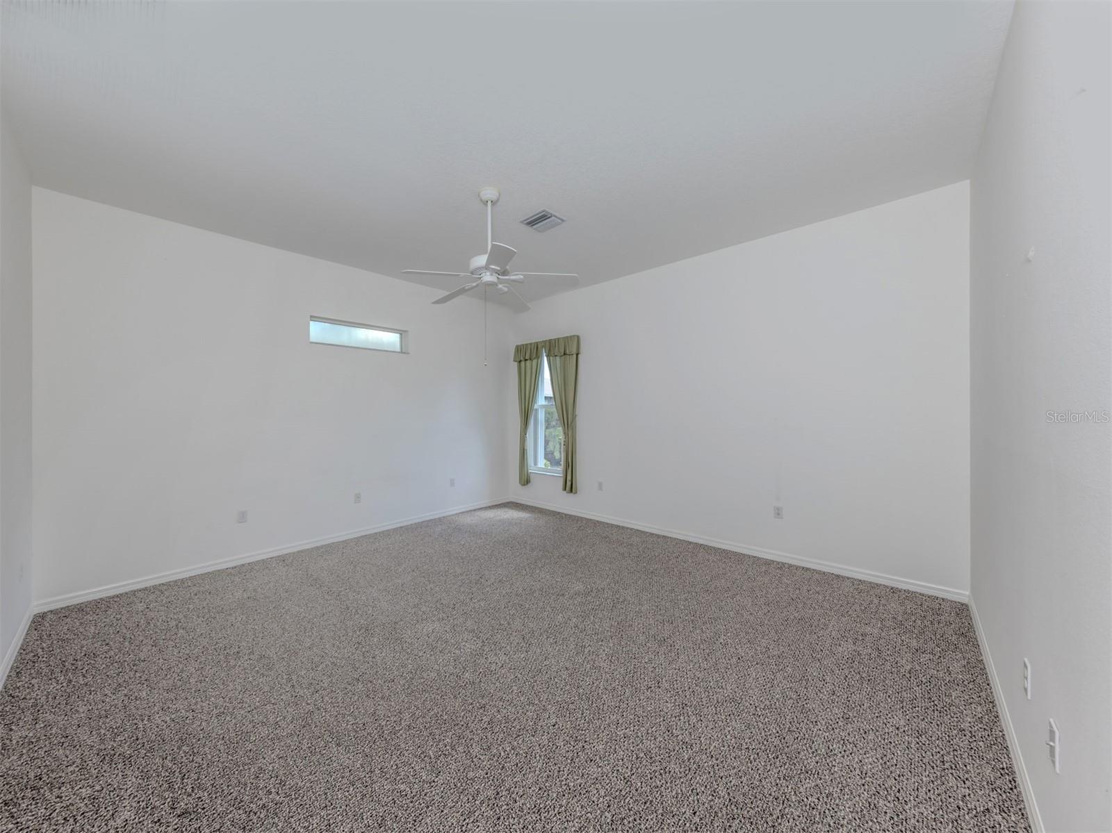 Image 15 of 45 For 656 Silk Oak Drive