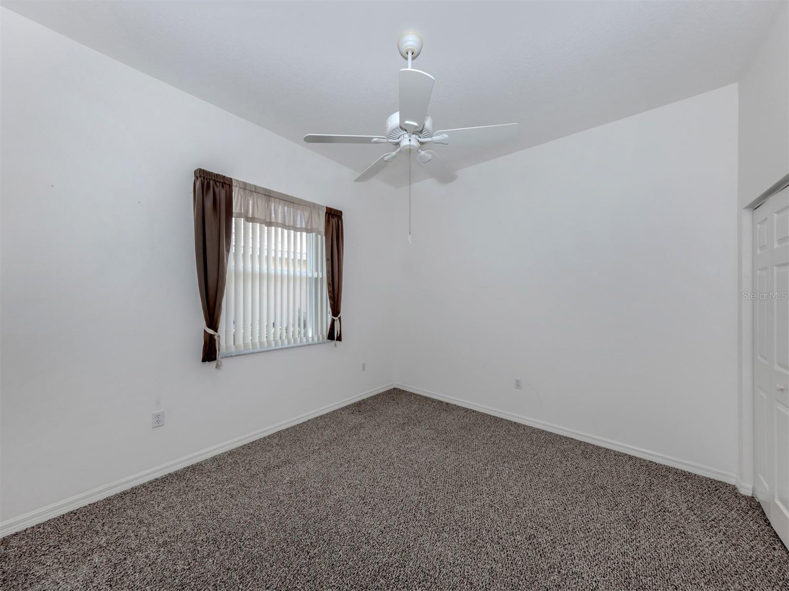 Image 18 of 45 For 656 Silk Oak Drive