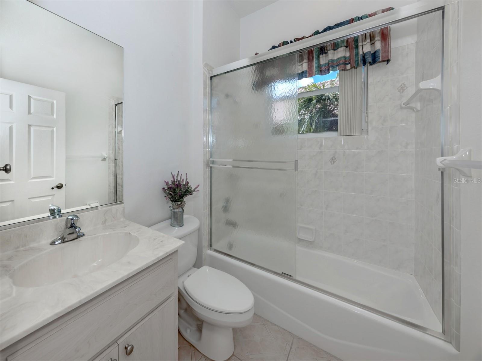 Image 19 of 45 For 656 Silk Oak Drive