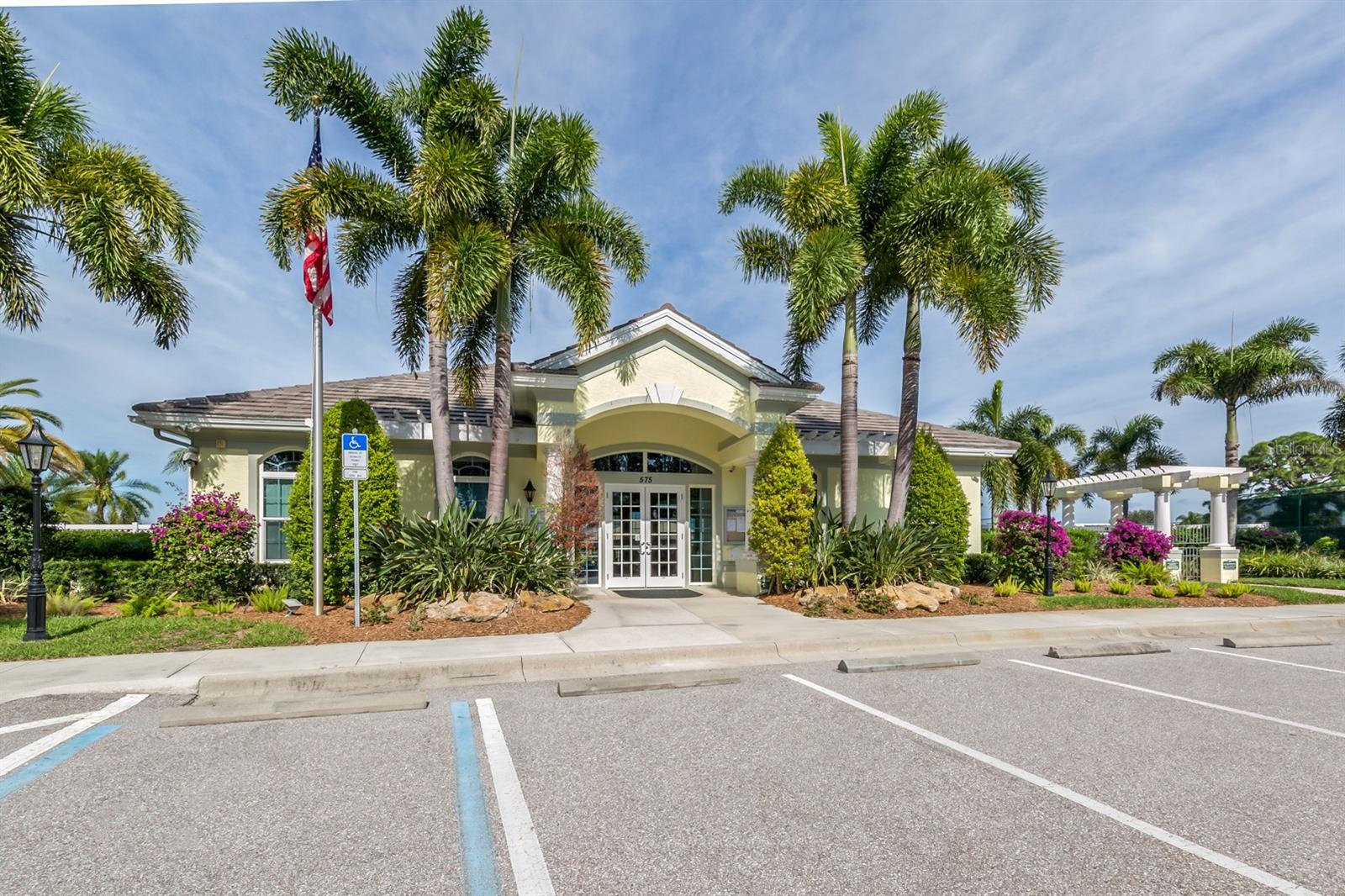 Image 26 of 45 For 656 Silk Oak Drive