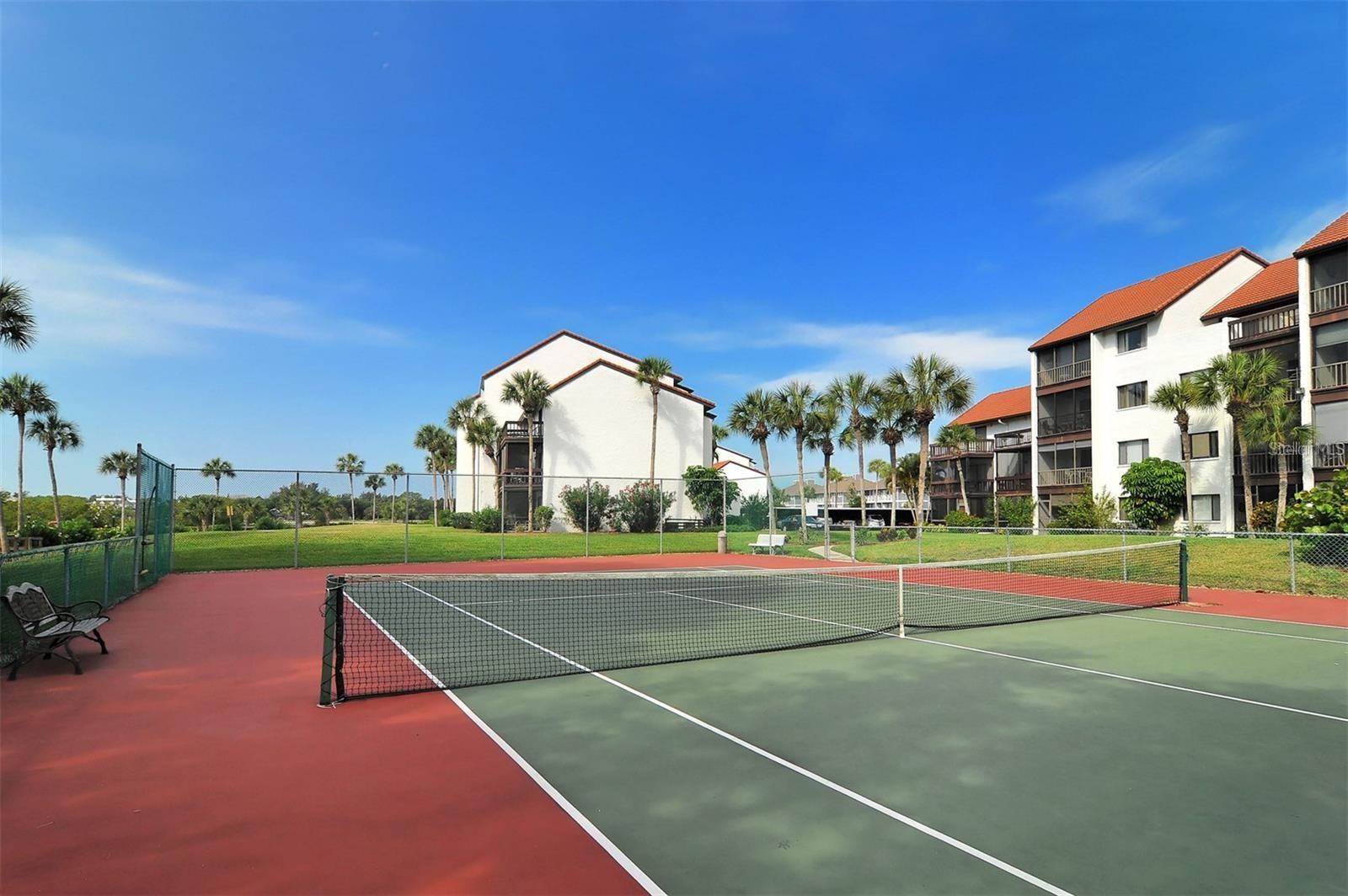 Image 32 of 54 For 1640 Stickney Point Road 202