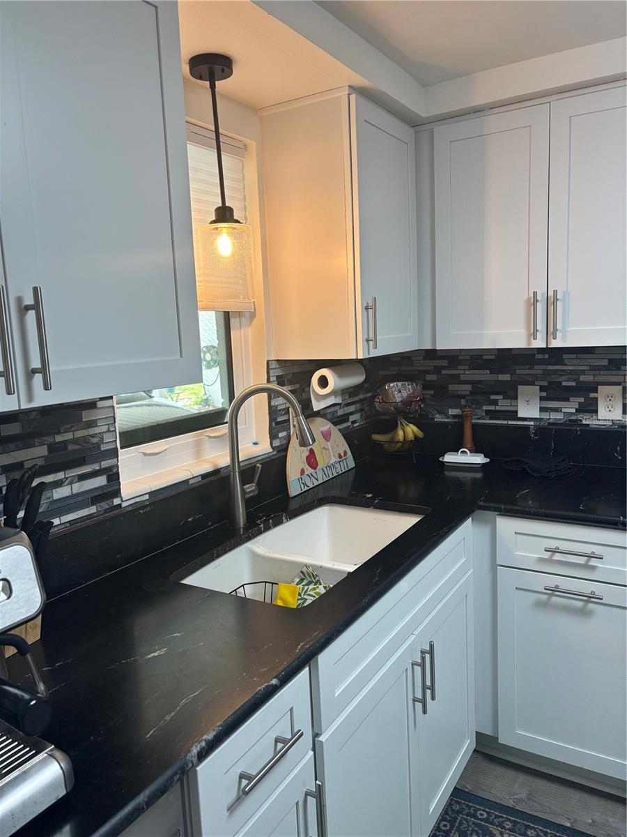 Image 4 of 25 For 1738 Caribbean Circle 4