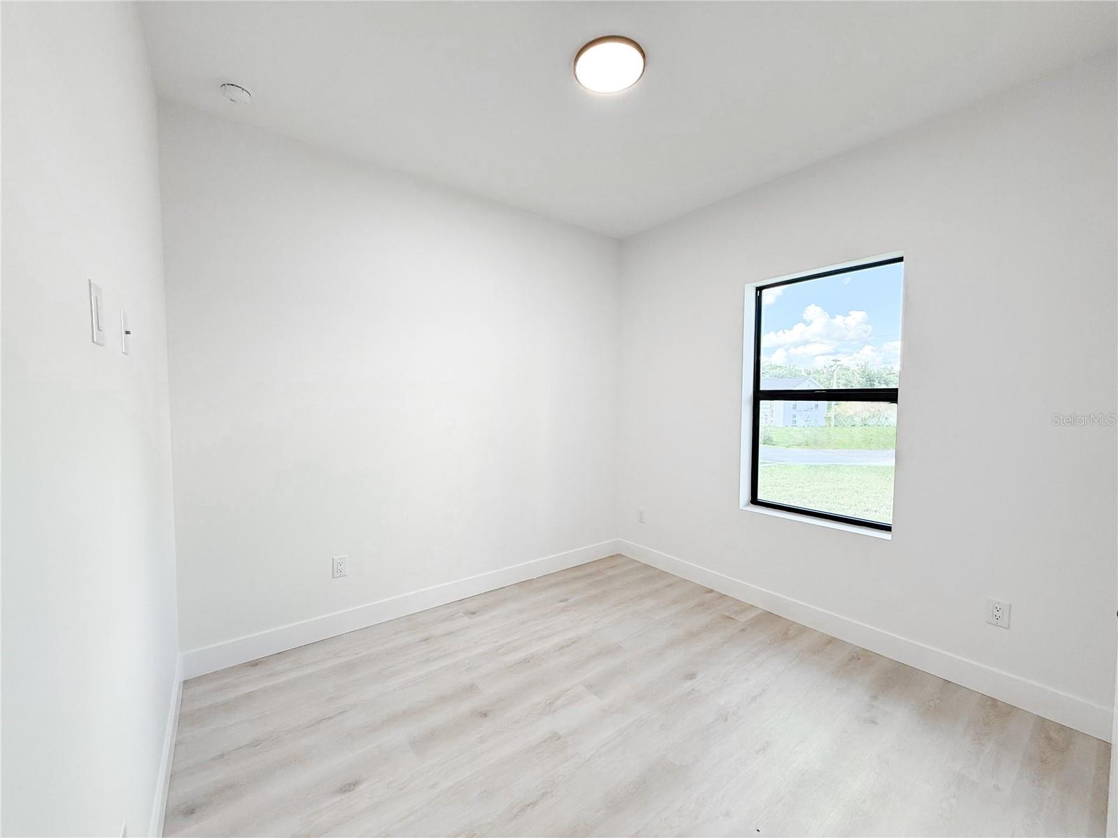 Image 19 of 22 For 9483 Tacoma Avenue