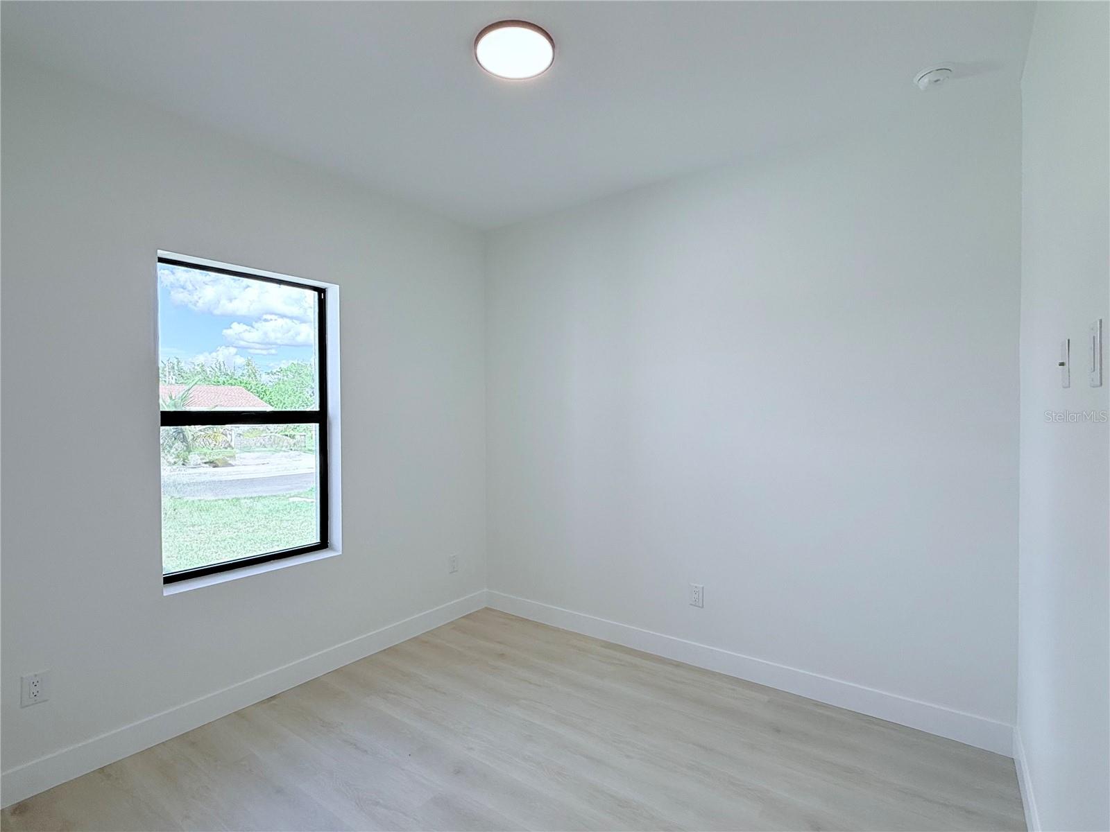 Image 9 of 22 For 9483 Tacoma Avenue