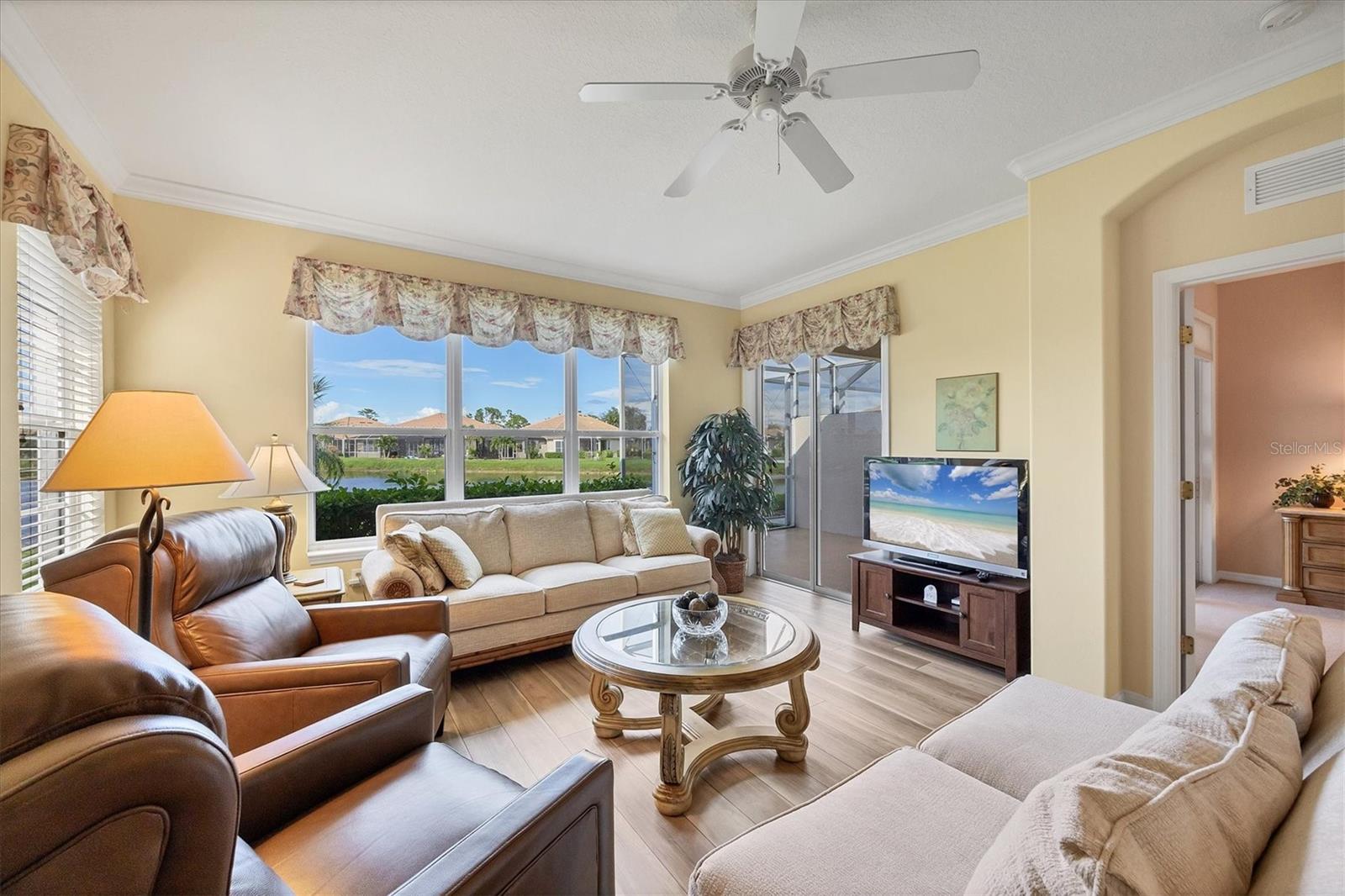 Image 11 of 76 For 4924 Whispering Oaks Drive