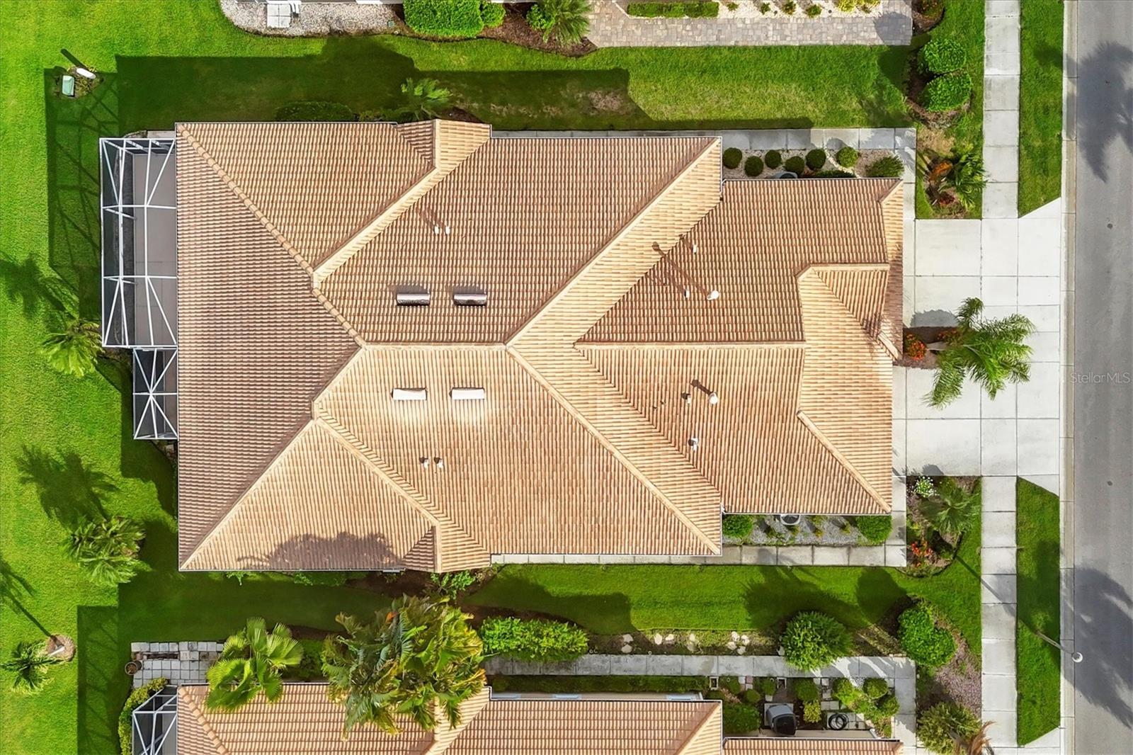 Image 35 of 76 For 4924 Whispering Oaks Drive