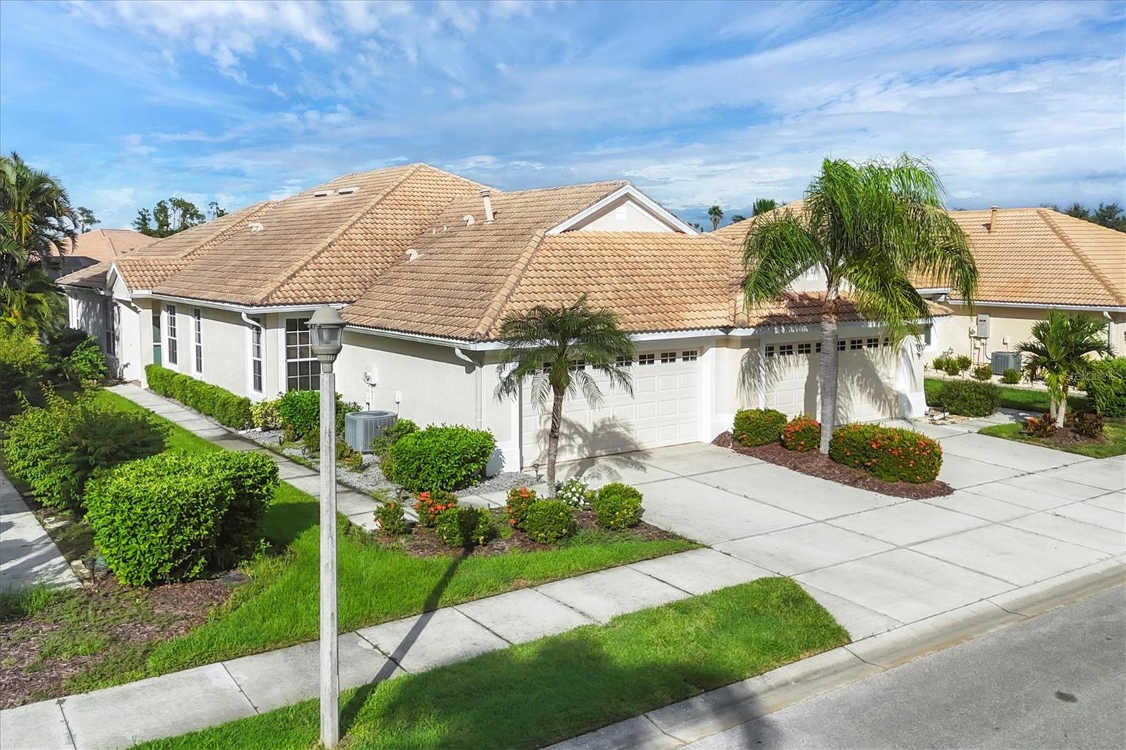 Image 5 of 76 For 4924 Whispering Oaks Drive