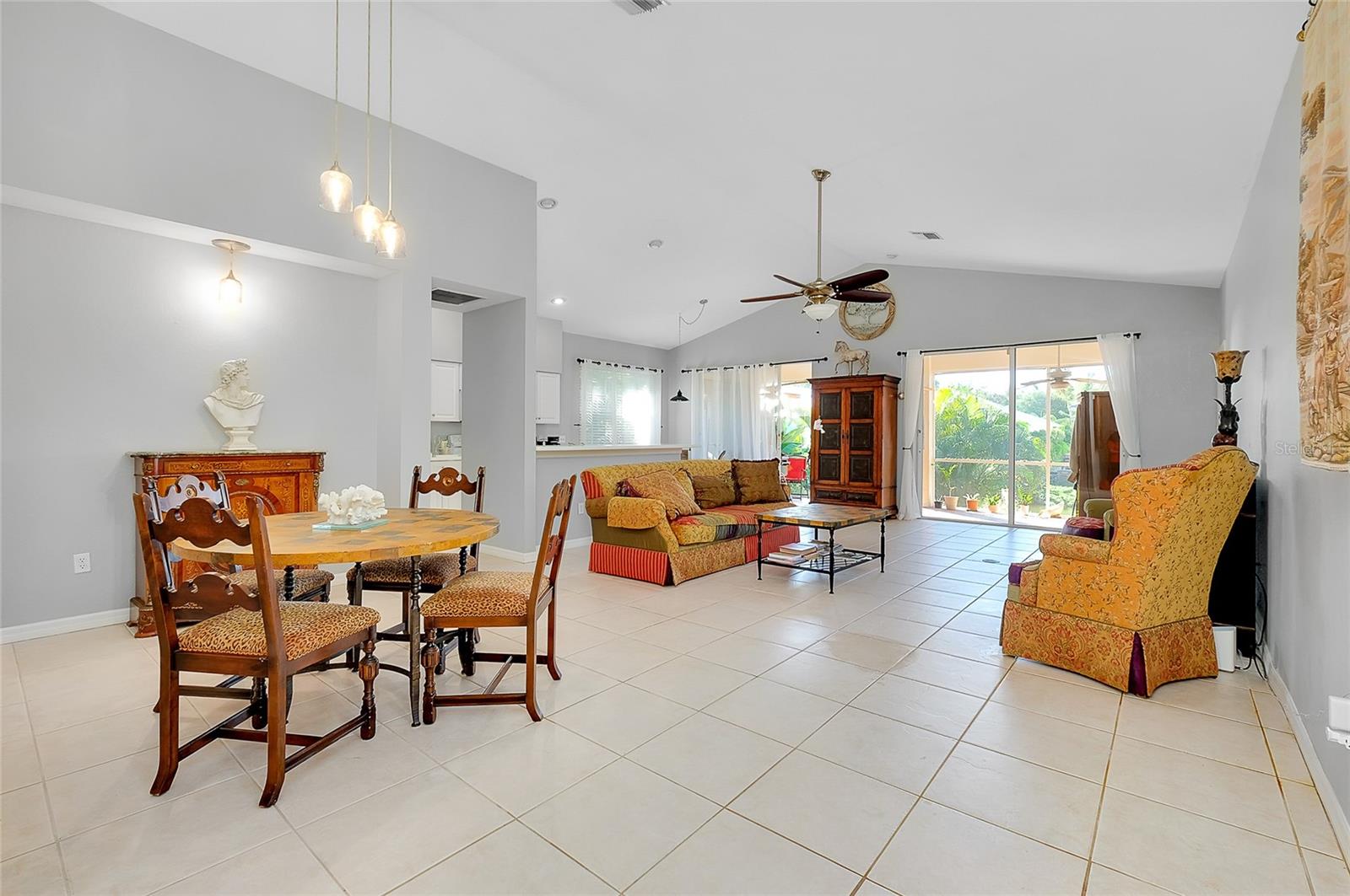 Image 4 of 92 For 405 Tortuga Drive