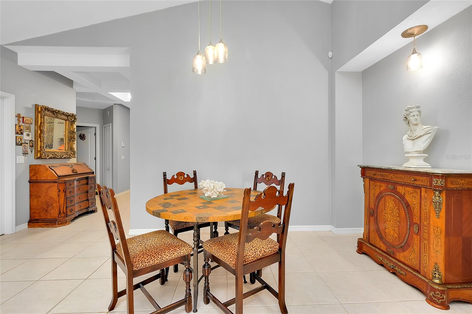 Image 5 of 92 For 405 Tortuga Drive