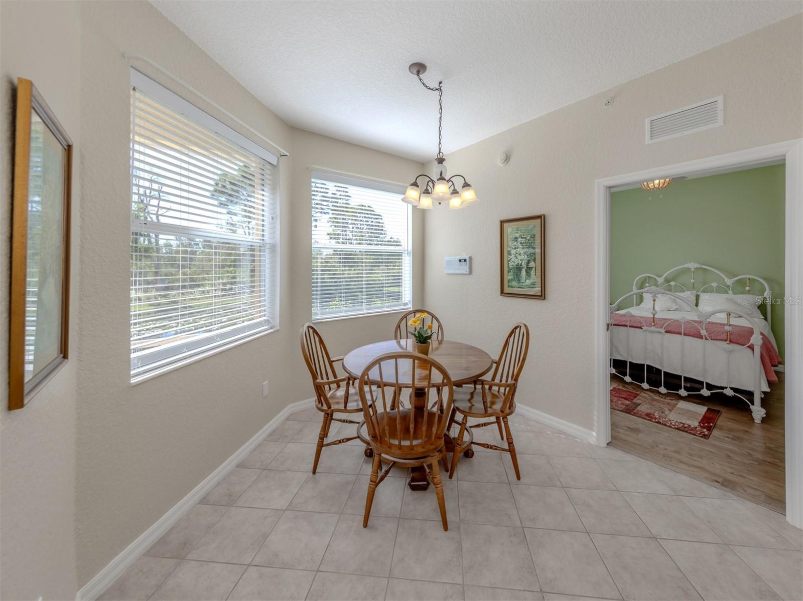 Image 12 of 67 For 4430 Corso Venetia Boulevard A11