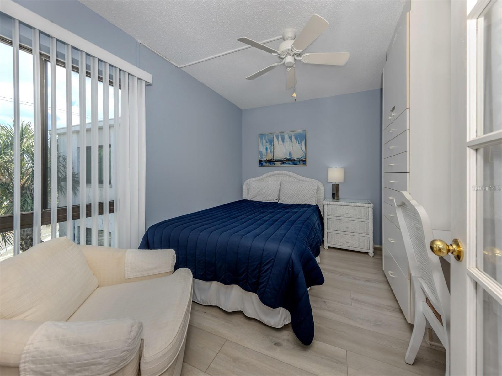 Image 12 of 49 For 1555 Tarpon Center Drive 203