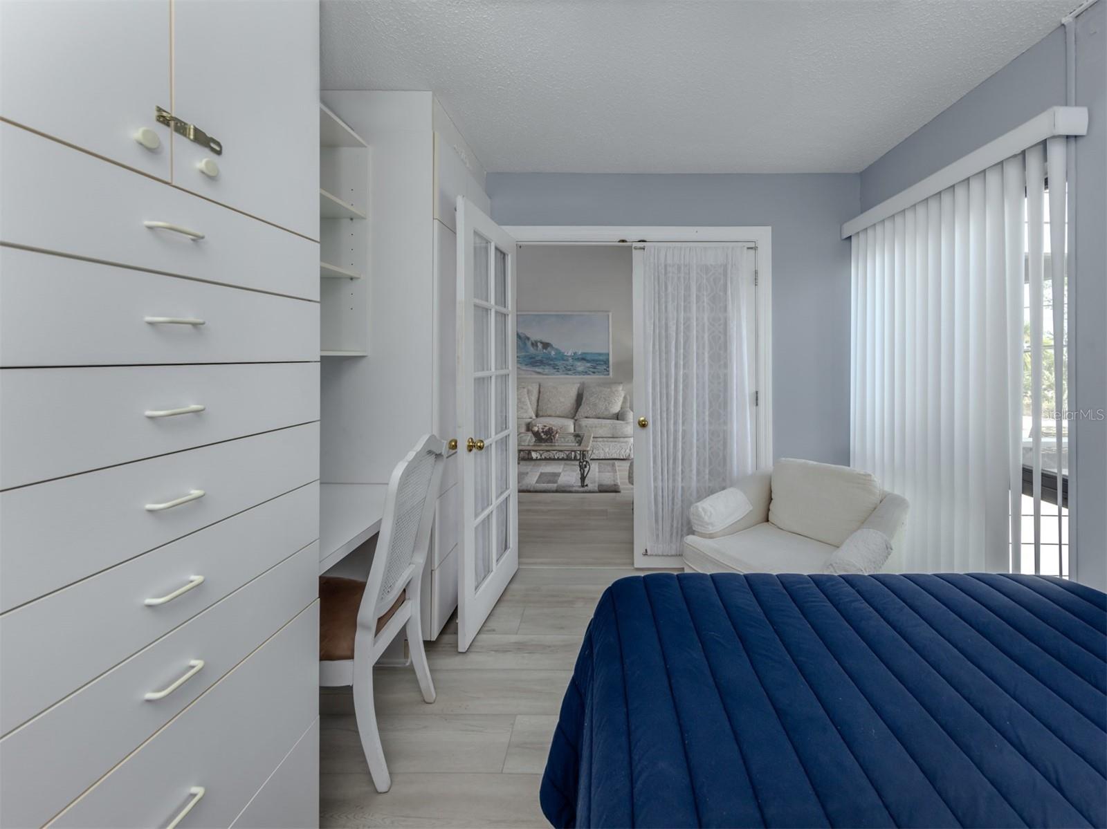 Image 13 of 49 For 1555 Tarpon Center Drive 203