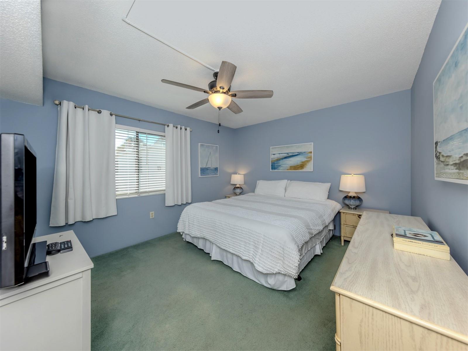 Image 15 of 49 For 1555 Tarpon Center Drive 203