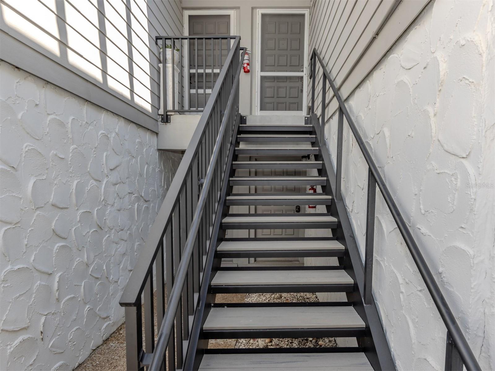 Image 18 of 49 For 1555 Tarpon Center Drive 203