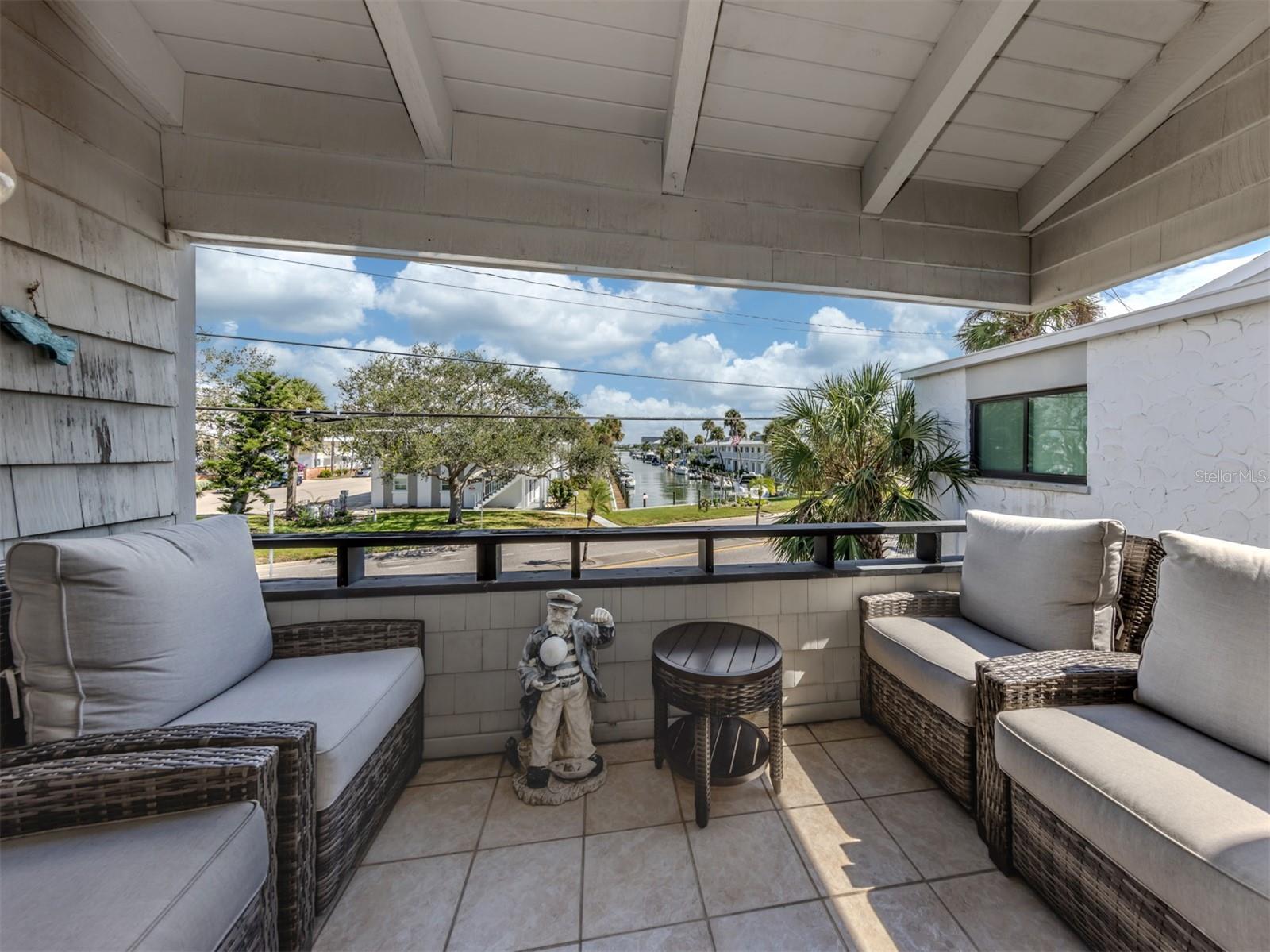 Image 2 of 49 For 1555 Tarpon Center Drive 203