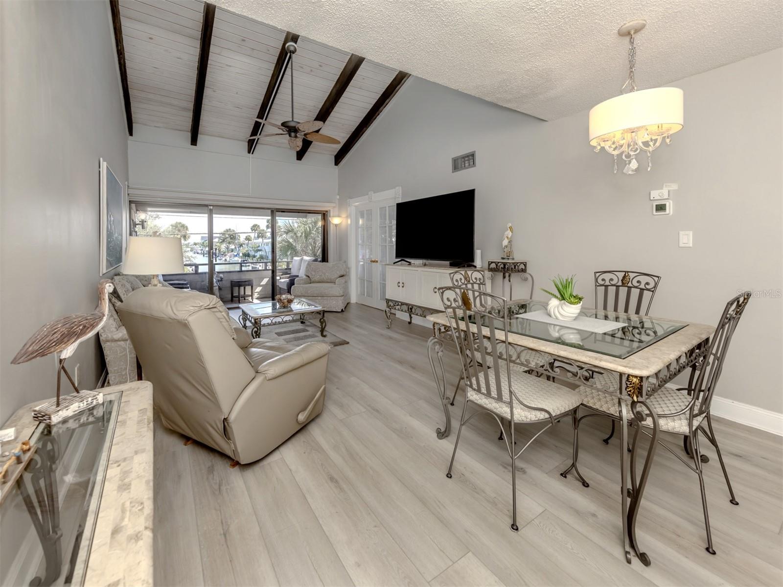 Image 5 of 49 For 1555 Tarpon Center Drive 203