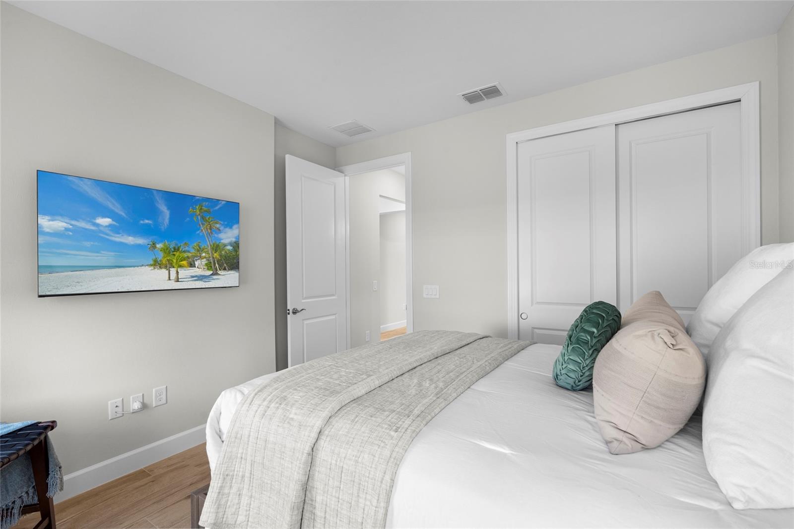 Image 23 of 58 For 16523 Arbor Ridge Trail