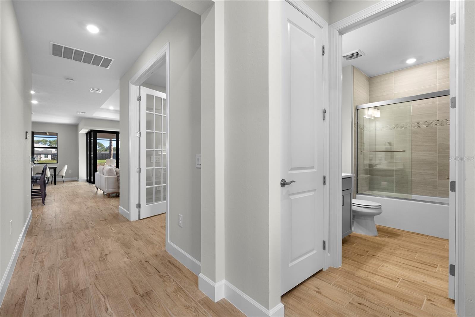 Image 4 of 58 For 16523 Arbor Ridge Trail