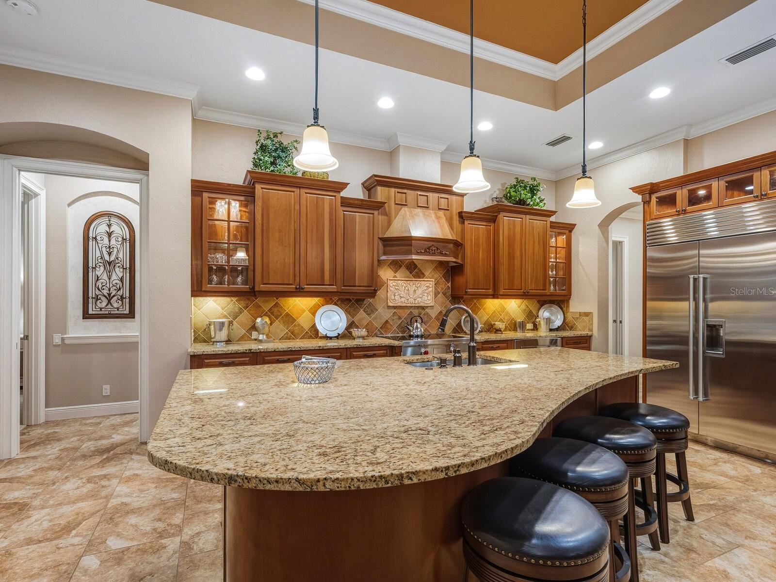 Image 23 of 83 For 26725 Raphis Royale Boulevard