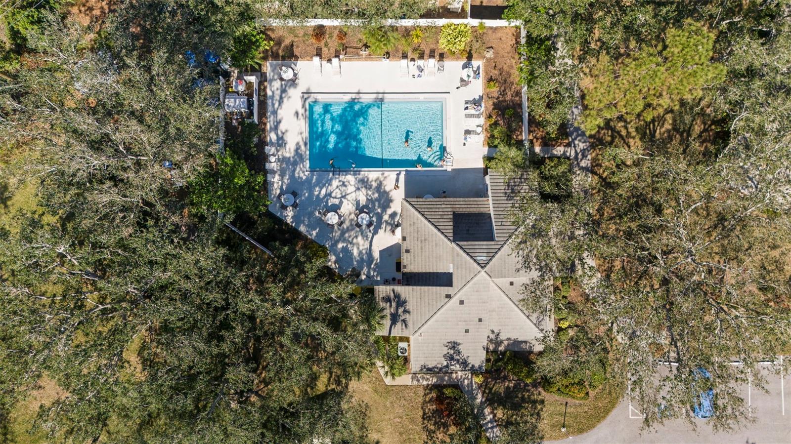 Image 36 of 84 For 174 Southampton Place S 345