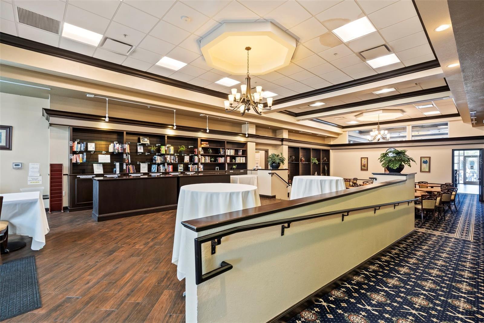 Image 40 of 84 For 174 Southampton Place S 345