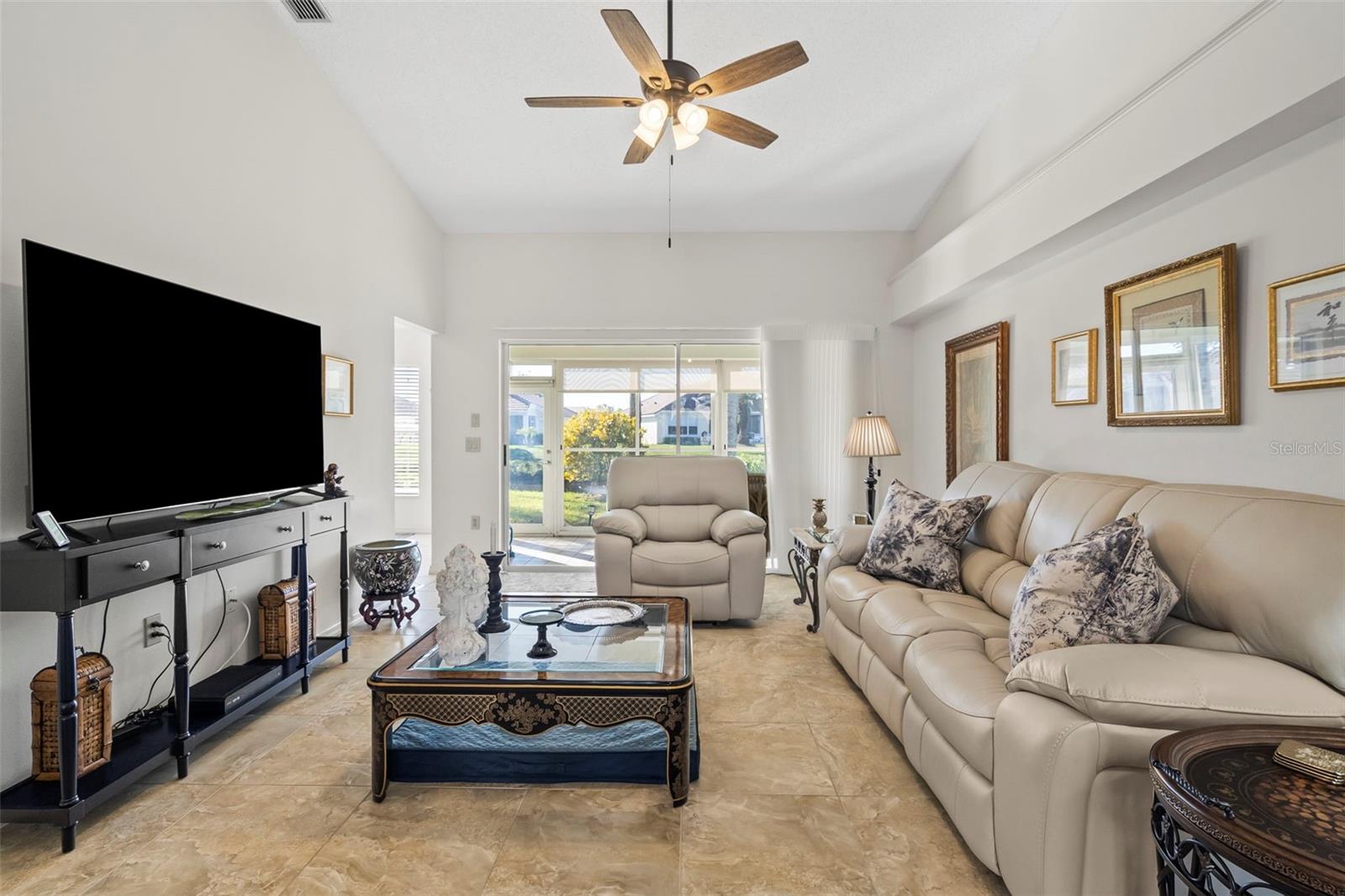 Image 5 of 84 For 174 Southampton Place S 345