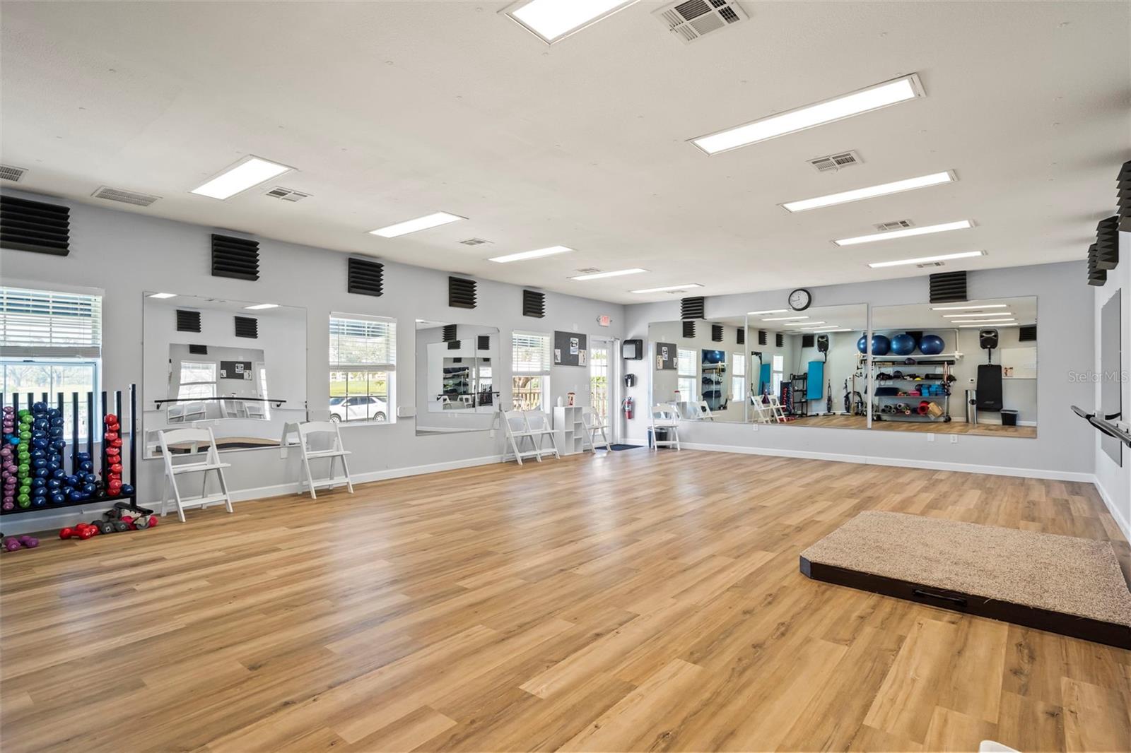 Image 50 of 84 For 174 Southampton Place S 345