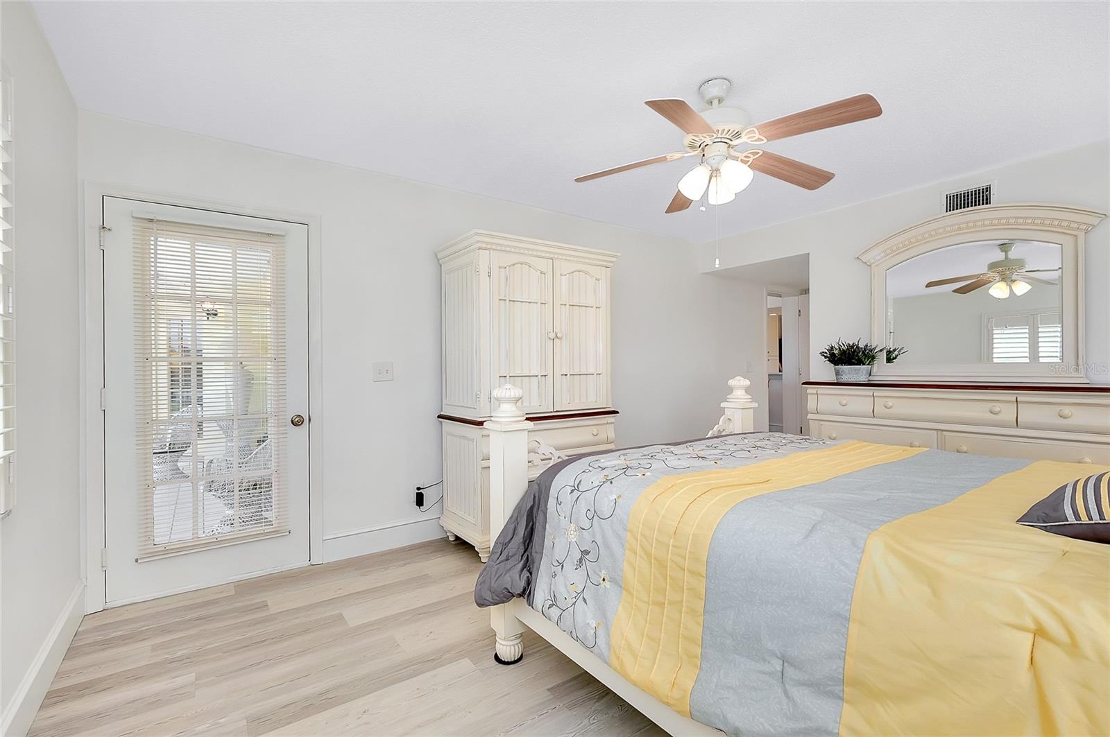 Image 25 of 68 For 433 Cerromar Lane 430