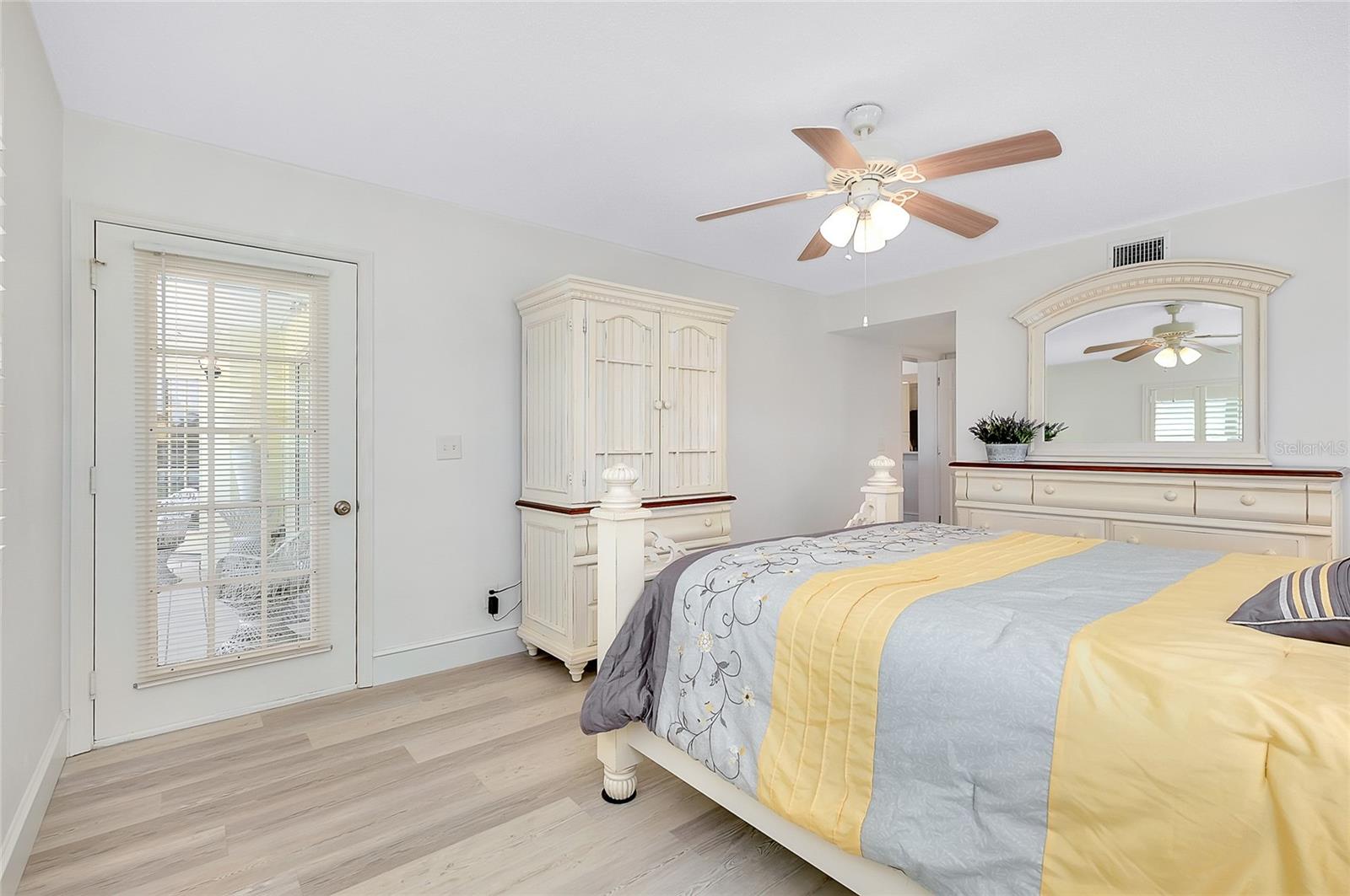 Image 26 of 68 For 433 Cerromar Lane 430