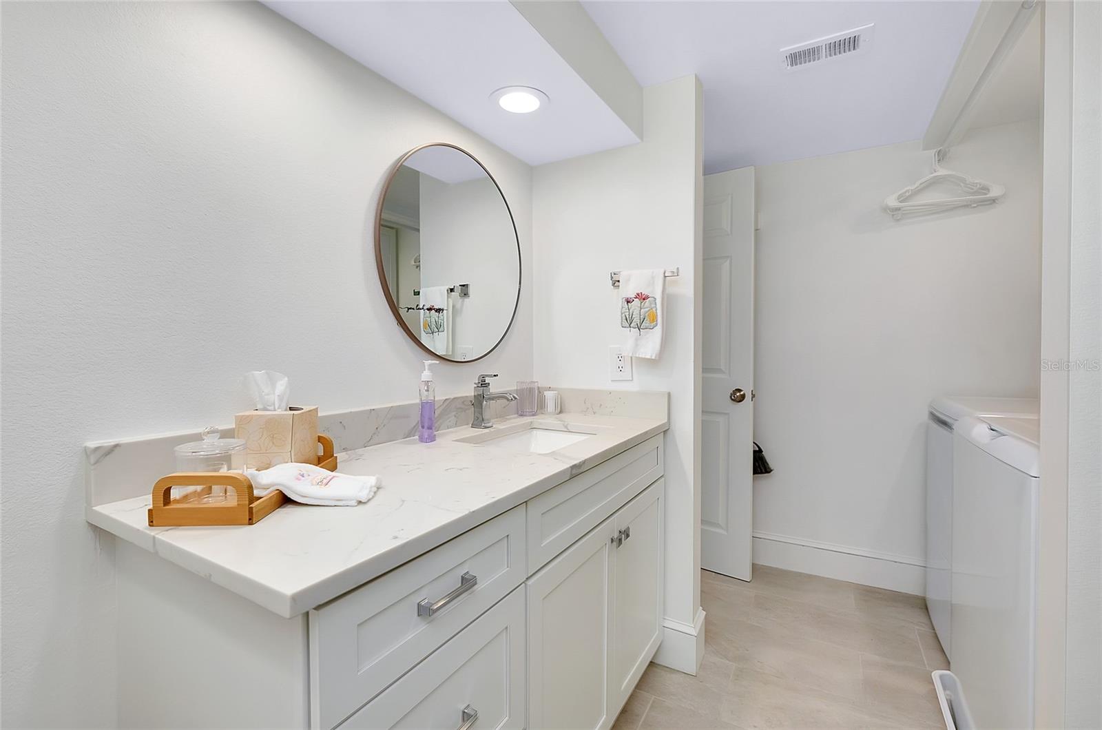 Image 43 of 68 For 433 Cerromar Lane 430