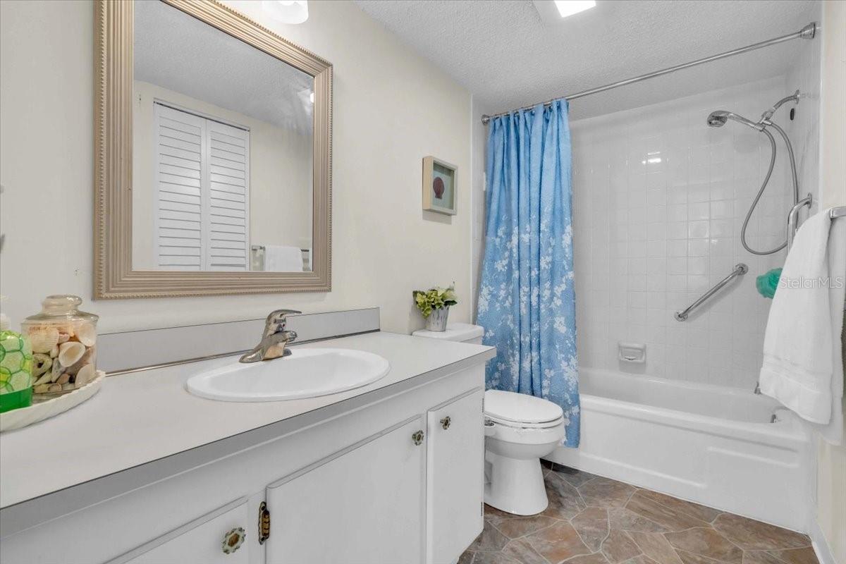 Image 20 of 29 For 519 Albee Farm Road 308